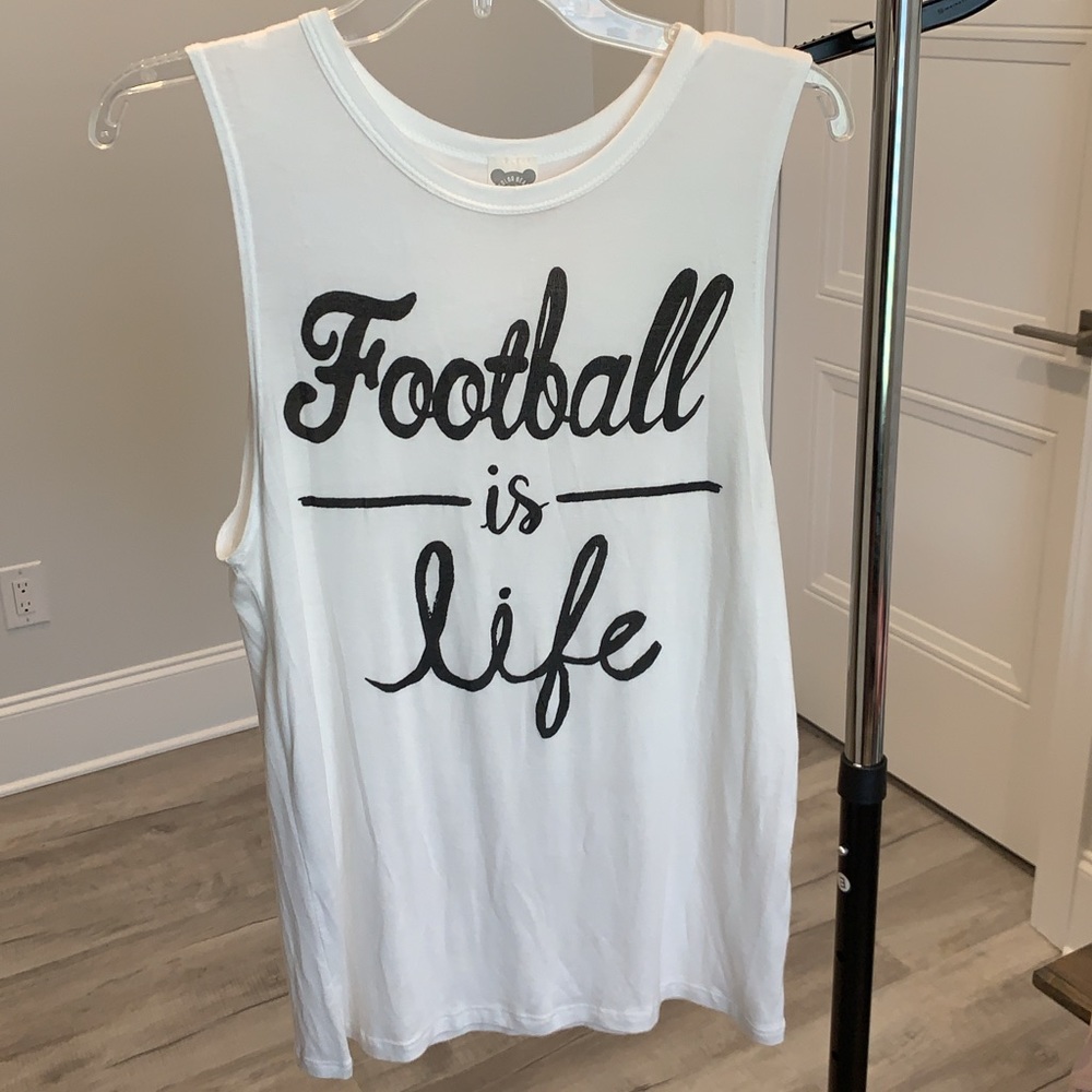 Graphic tank